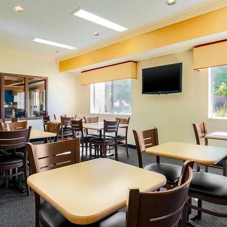 Fairfield Inn By Marriott Трейсі Екстер'єр фото