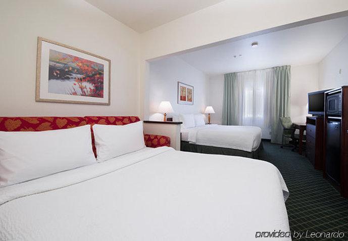 Fairfield Inn By Marriott Трейсі Екстер'єр фото