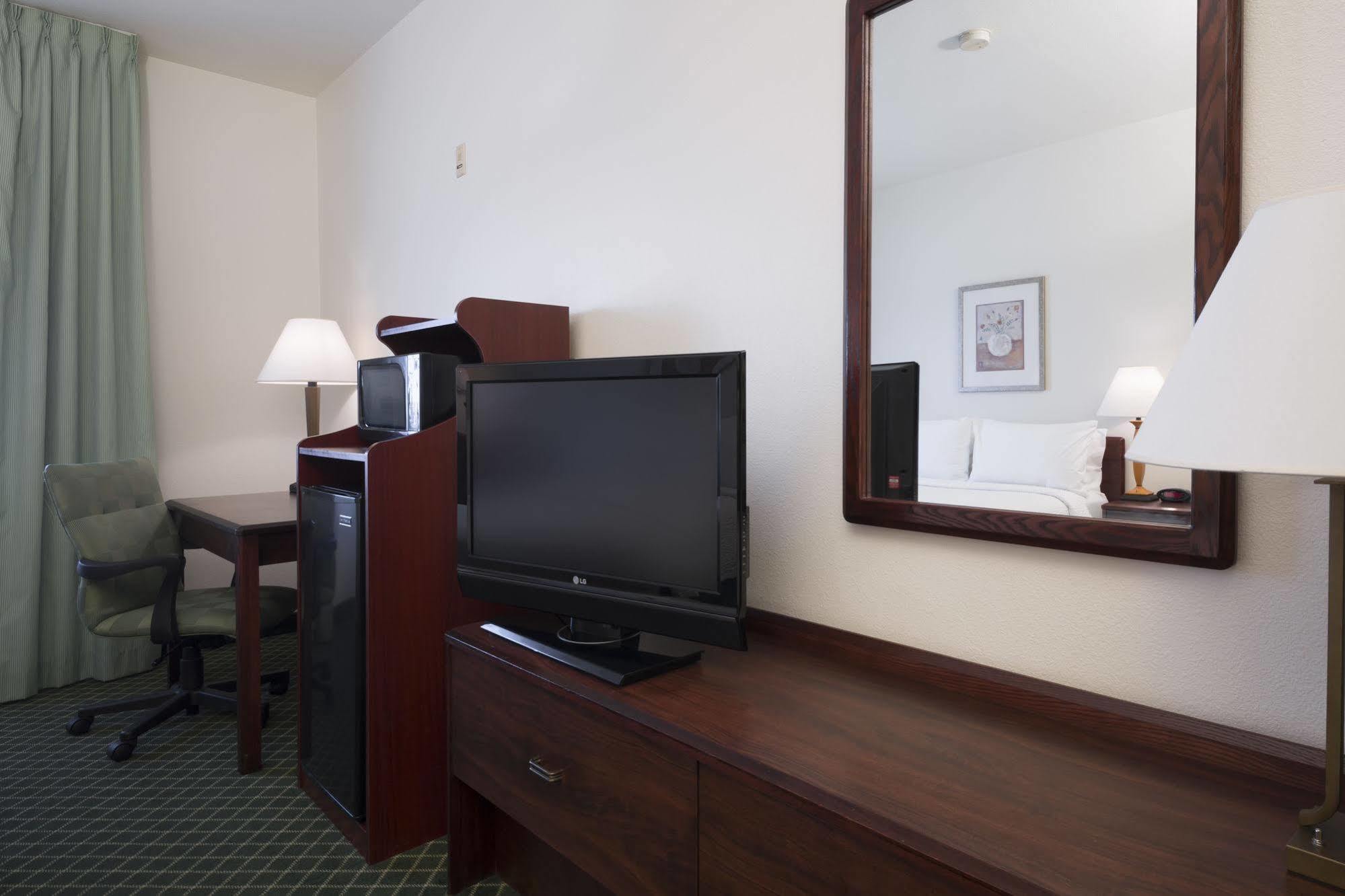 Fairfield Inn By Marriott Трейсі Екстер'єр фото