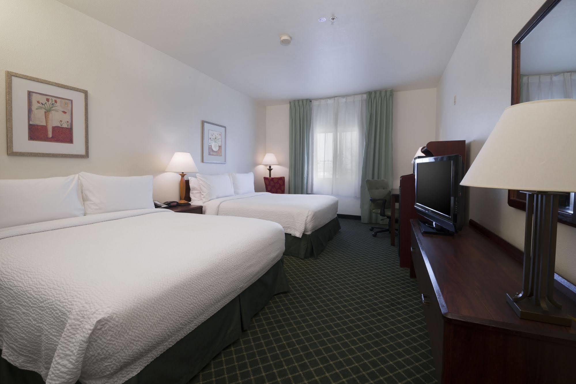 Fairfield Inn By Marriott Трейсі Екстер'єр фото