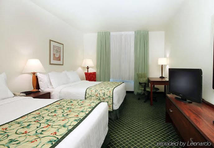 Fairfield Inn By Marriott Трейсі Екстер'єр фото
