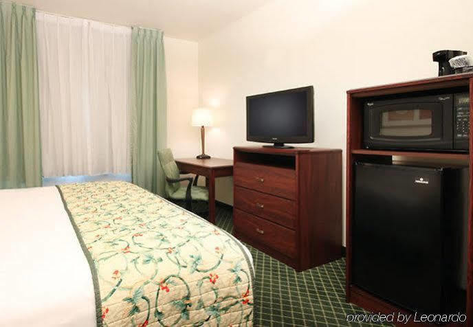 Fairfield Inn By Marriott Трейсі Екстер'єр фото