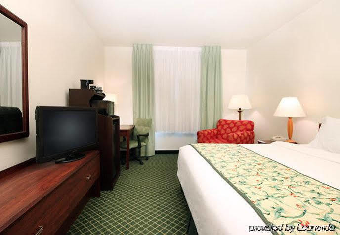 Fairfield Inn By Marriott Трейсі Екстер'єр фото